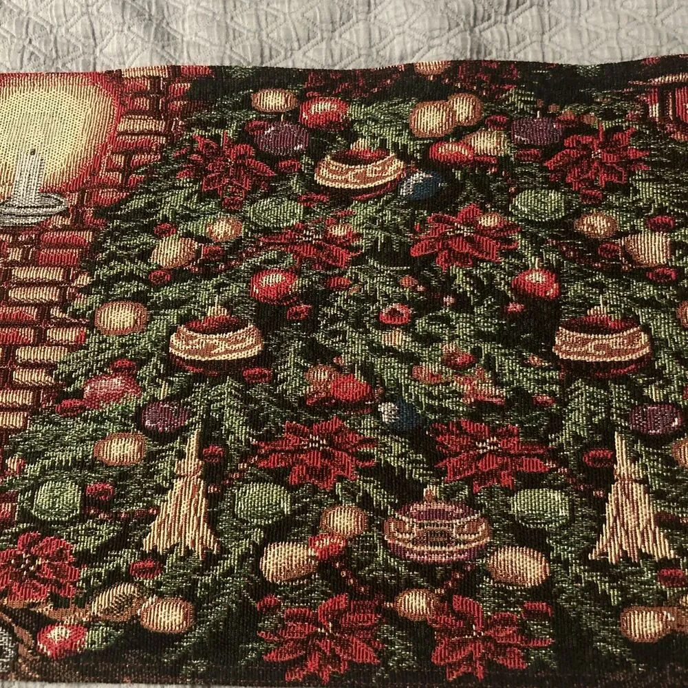SANTA Placemats Set of 4 & Table Runner Classic CHRISTMAS Sack Gifts Tapestry